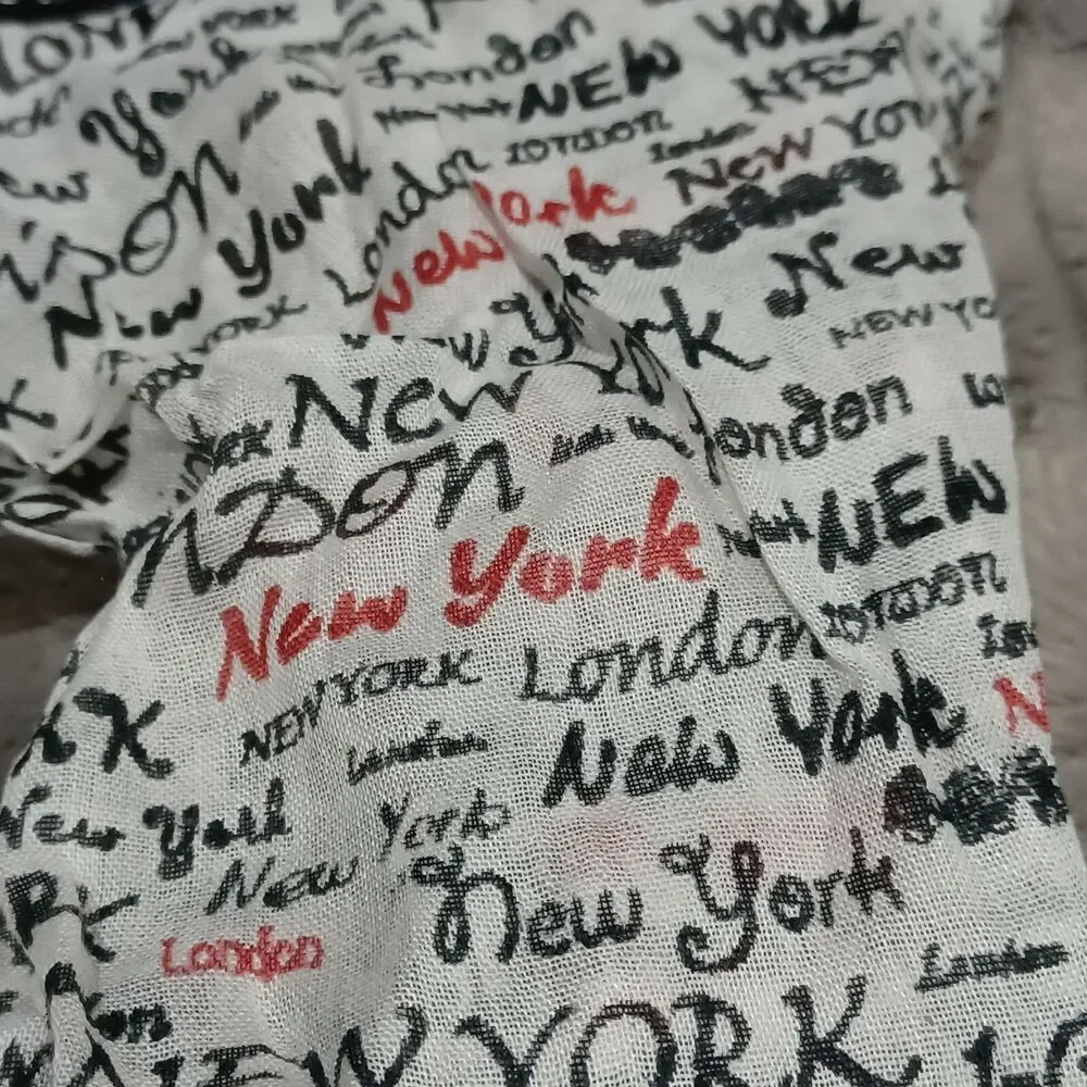 Bella Taylor Womens 20x70 White Black Bonjour Script Print Scarf With Lace NWT